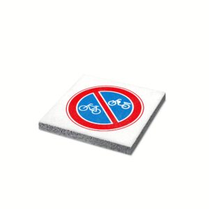 Tegel met opdruk ' Verboden voor bromfietsers tegel geschikt voor zones met fietsverbod.