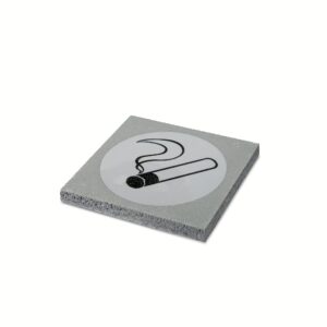 Vierkante tegel met tekst 'Roken toegestaan'